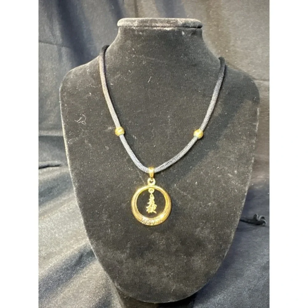 Gold‎ Tone Circle Pendant Necklace with Chinese Character Charm and Name MEGAN